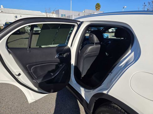 Used 2020 Mercedes-Benz GLA 250 4MATIC image 17