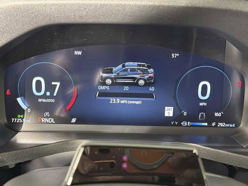 Used 2025 Ford Explorer Platinum image 28