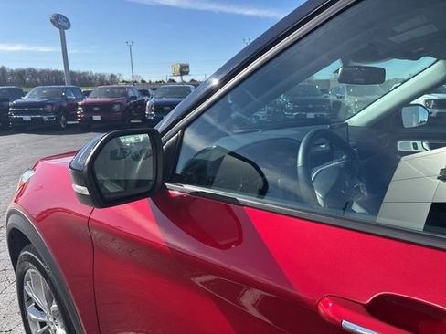 Used 2023 Ford Explorer Limited w/ Limited Technology Package image 14