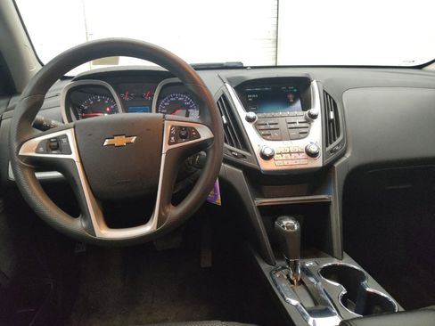 Used 2017 Chevrolet Equinox LT image 22