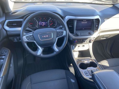 Used 2022 GMC Acadia SLE w/ Driver Convenience Package image 17