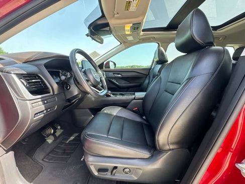 Used 2023 Nissan Rogue SL w/ SL Premium Package FWD image 2