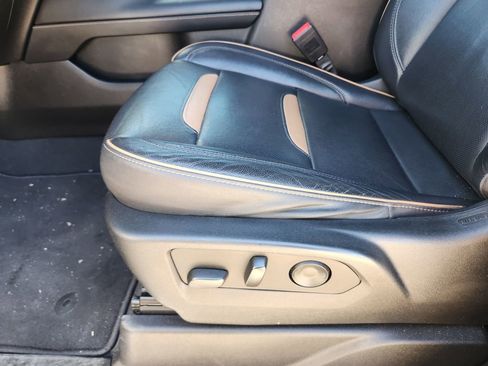 Used 2023 GMC Yukon AT4 w/ Technology Package image 27