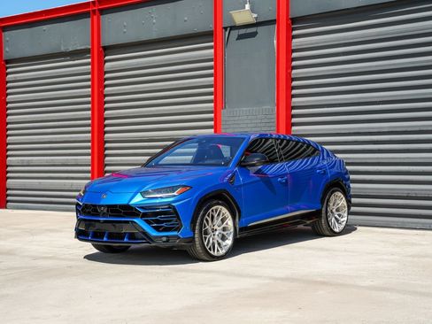 Used 2019 Lamborghini Urus AWD/4WD image 1