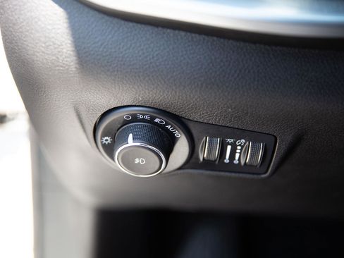 Used 2025 Jeep Compass Limited AWD/4WD image 19