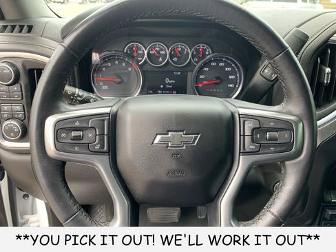 Used 2022 Chevrolet Silverado 1500 LT Trail Boss w/ Convenience Package II AWD/4WD image 16