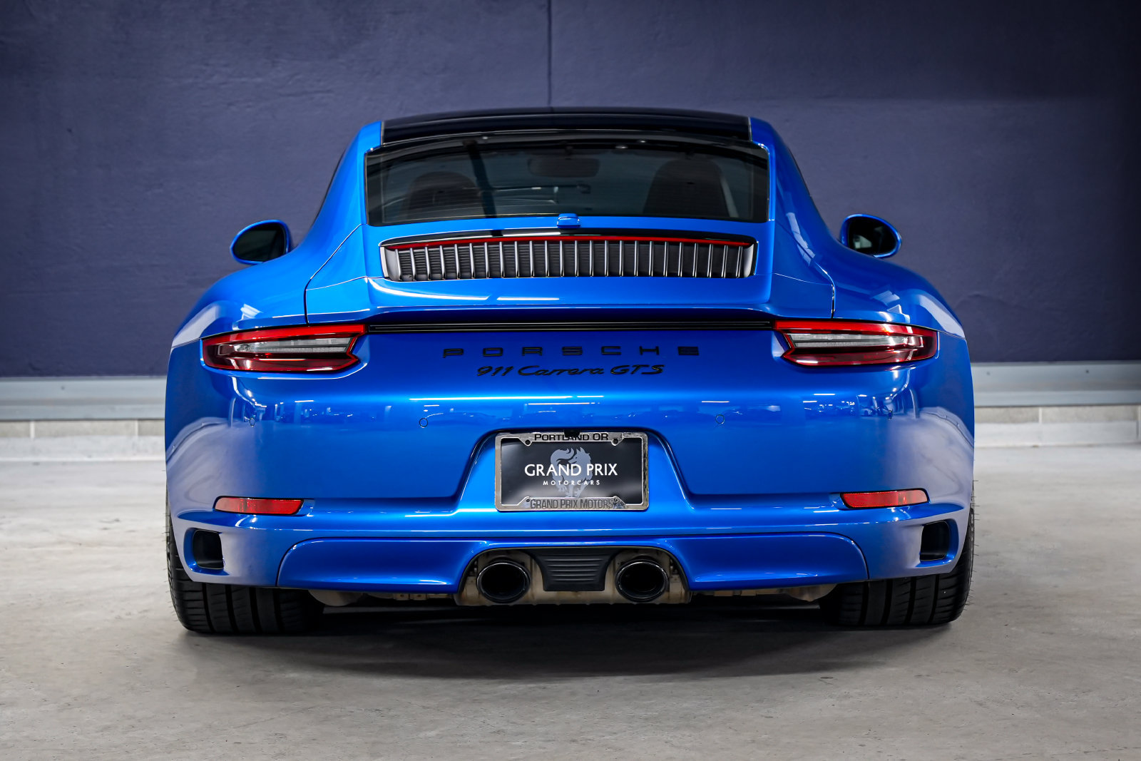 Used 2017 Porsche 911 Carrera GTS RWD image 4