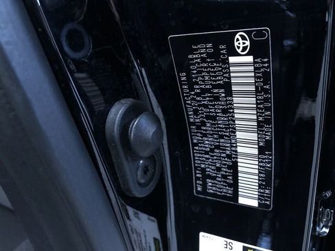 Certified 2025 Toyota Corolla LE image 31