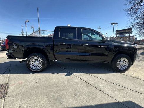 Used 2023 Chevrolet Colorado W/T image 4