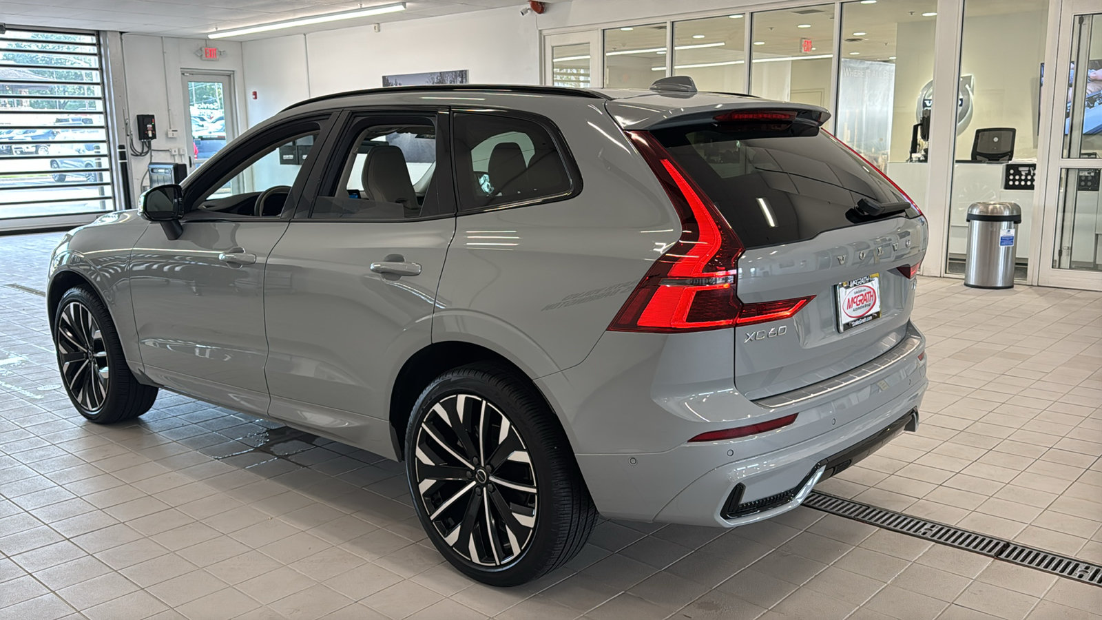 Used 2026 Volvo XC60 B5 Ultra AWD/4WD image 7