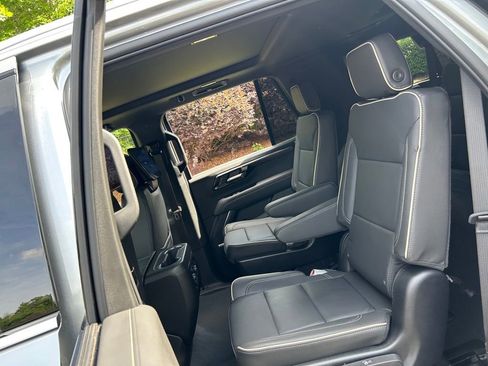 Used 2025 Chevrolet Tahoe Premier AWD/4WD image 50