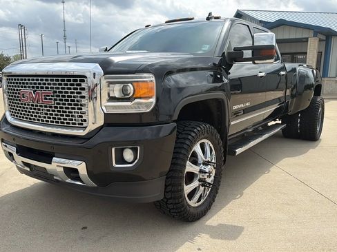 Used 2015 GMC Sierra 3500 Denali w/ Duramax Plus Package image 43