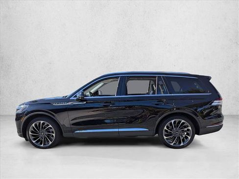 Used 2025 Lincoln Aviator Reserve w/ Luxury Package image 9