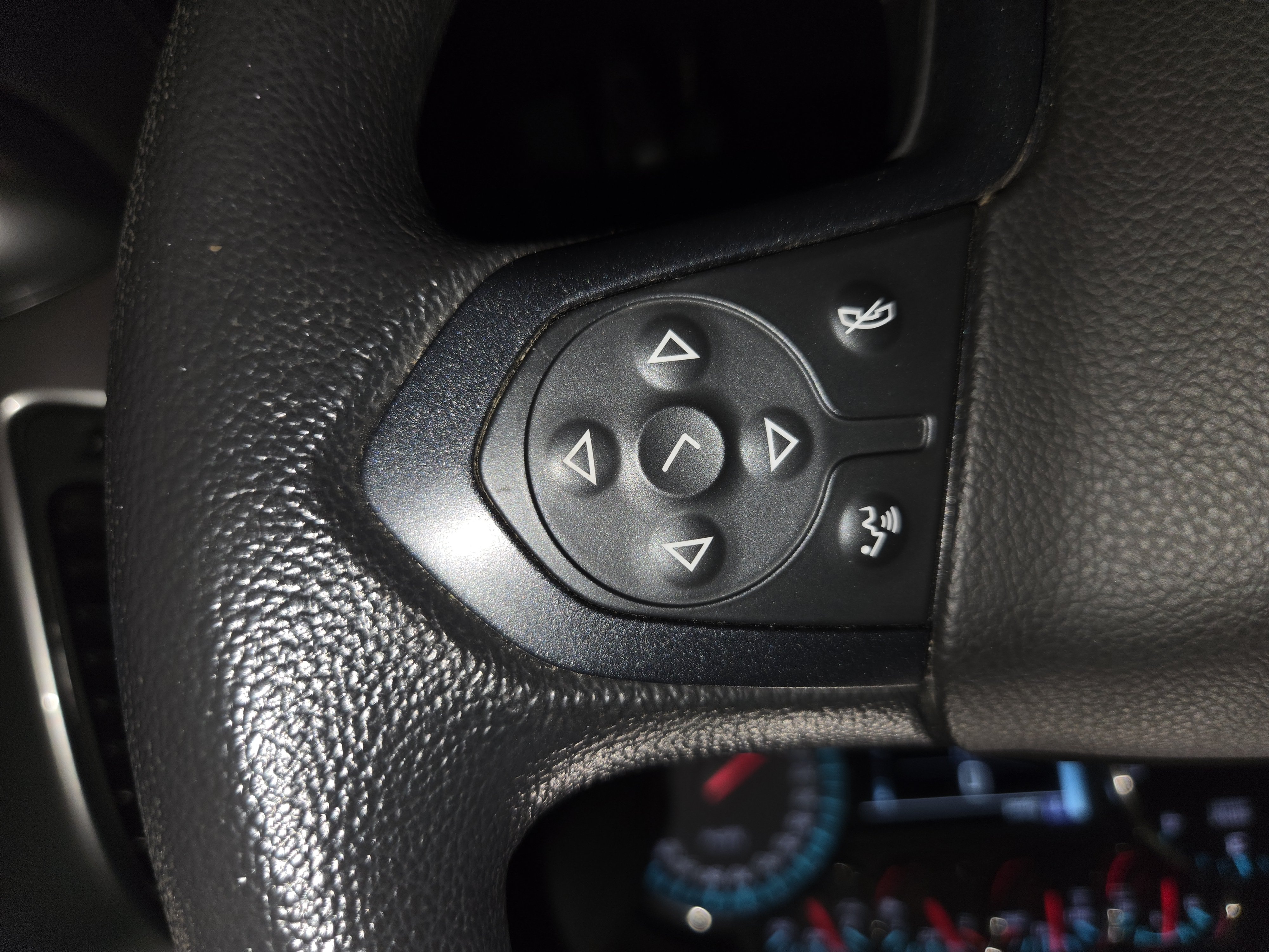 Used 2019 Chevrolet Tahoe 4WD w/ Enhanced Driver Alert Package image 43