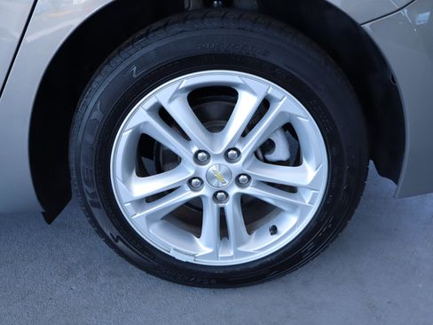 Used 2018 Chevrolet Cruze LT image 8