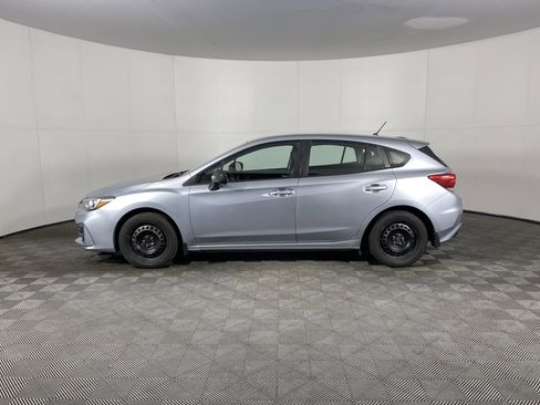 Used 2018 Subaru Impreza 2.0i image 3