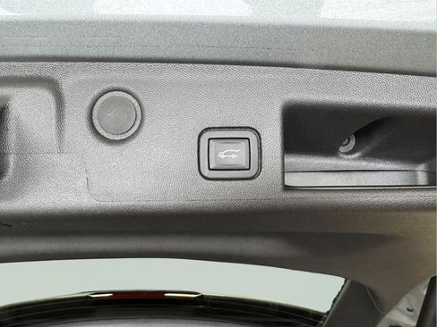 Used 2023 Chevrolet Equinox LT image 13