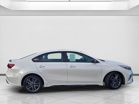 Used 2023 Kia Forte GT-Line w/ GT-Line Premium Package image 4