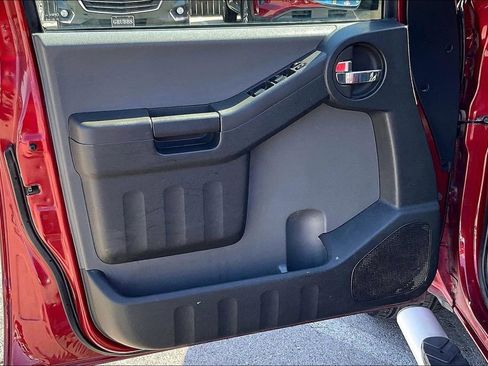 Used 2015 Nissan Xterra S image 23