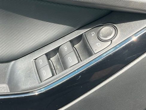 Used 2026 Chevrolet Equinox LT AWD/4WD image 23