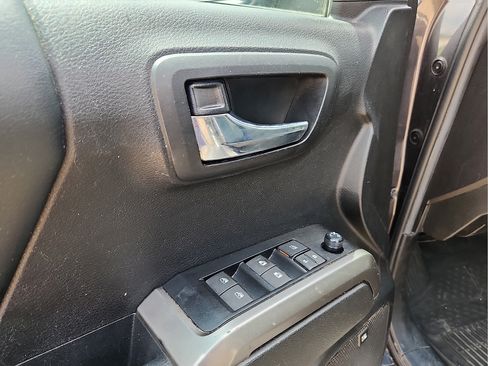 Used 2023 Toyota Tacoma Limited AWD/4WD image 12