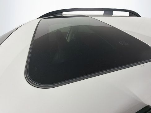 Used 2023 Subaru Crosstrek 2.5i Limited w/ Moonroof Package image 15