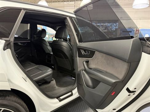 Used 2019 Audi Q8 Prestige w/ Luxury Package image 48