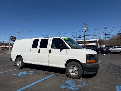 Used 2017 Chevrolet Express 2500 Extended image 8
