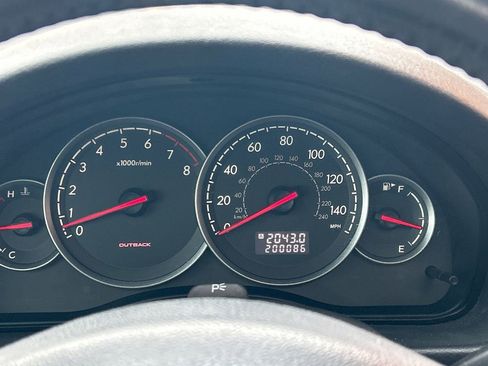 Used 2006 Subaru Outback 2.5i Limited w/ Popular Equipment Group 2A image 12