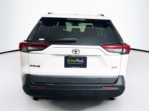 Used 2021 Toyota RAV4 XLE image 7