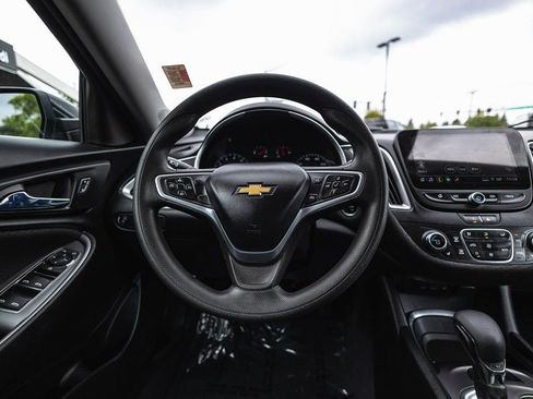 Used 2022 Chevrolet Malibu LT FWD image 21