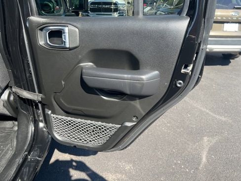 Used 2023 Jeep Wrangler Sport S image 17