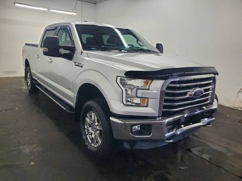 Used 2015 Ford F150 XLT w/ Equipment Group 302A Luxury RWD image 3