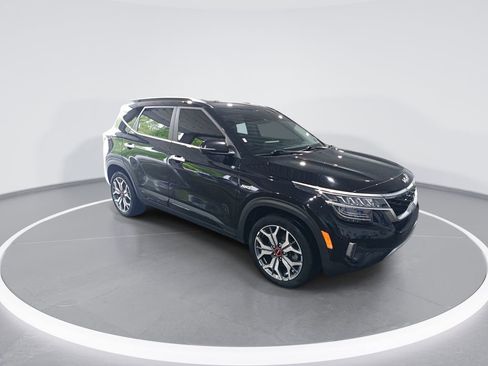 Used 2022 Kia Seltos SX AWD/4WD image 2