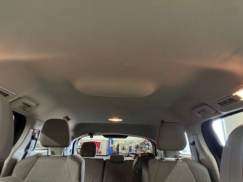 Used 2024 Toyota Sienna LE AWD/4WD image 24