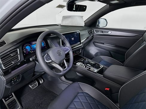 New 2025 Volkswagen Atlas Cross Sport SEL Premium R-Line image 10