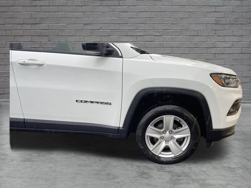 Used 2022 Jeep Compass Latitude w/ Convenience Group AWD/4WD image 36