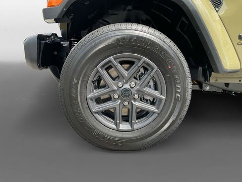 New 2025 Jeep Gladiator Sport image 16