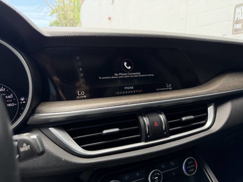 Used 2018 Alfa Romeo Stelvio Ti AWD/4WD image 16