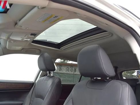 Used 2016 Subaru Outback 2.5i Limited AWD/4WD image 12