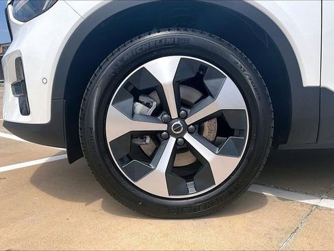 New 2026 Volvo XC40 B5 Plus w/ Protection Package Premier AWD/4WD image 42
