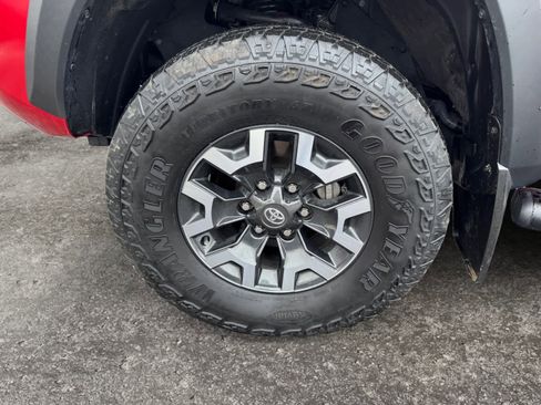 Used 2023 Toyota Tacoma TRD Off-Road image 13