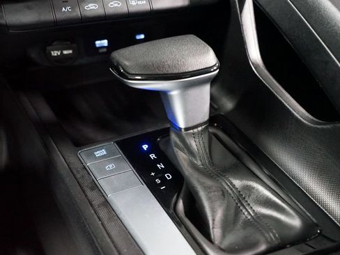 Used 2024 Hyundai Elantra SE image 20