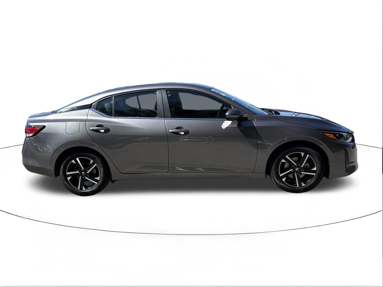 Used 2024 Nissan Sentra SV FWD image 2