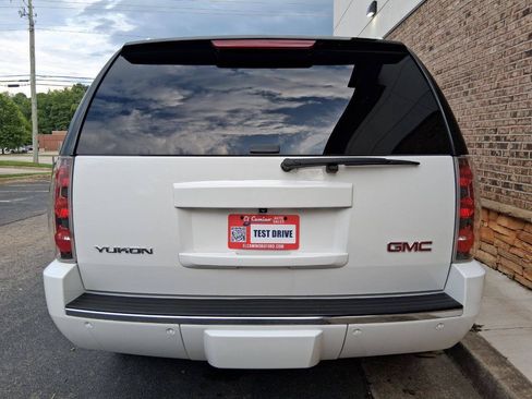 Used 2013 GMC Yukon Denali AWD/4WD image 4