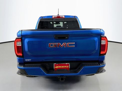 Certified 2023 GMC Canyon AT4 w/ AT4 Premium Package AWD/4WD image 7