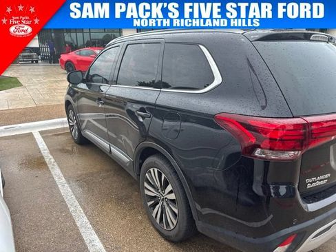 Used 2020 Mitsubishi Outlander SEL FWD image 3