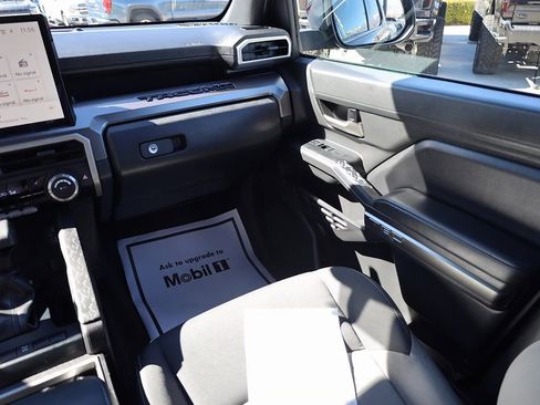 Used 2024 Toyota Tacoma TRD Off-Road AWD/4WD image 20