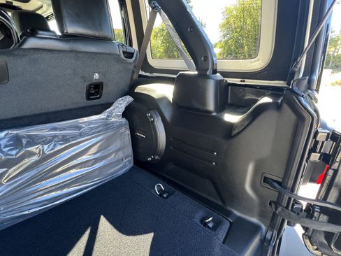 New 2026 Jeep Wrangler Unlimited Rubicon AWD/4WD image 11