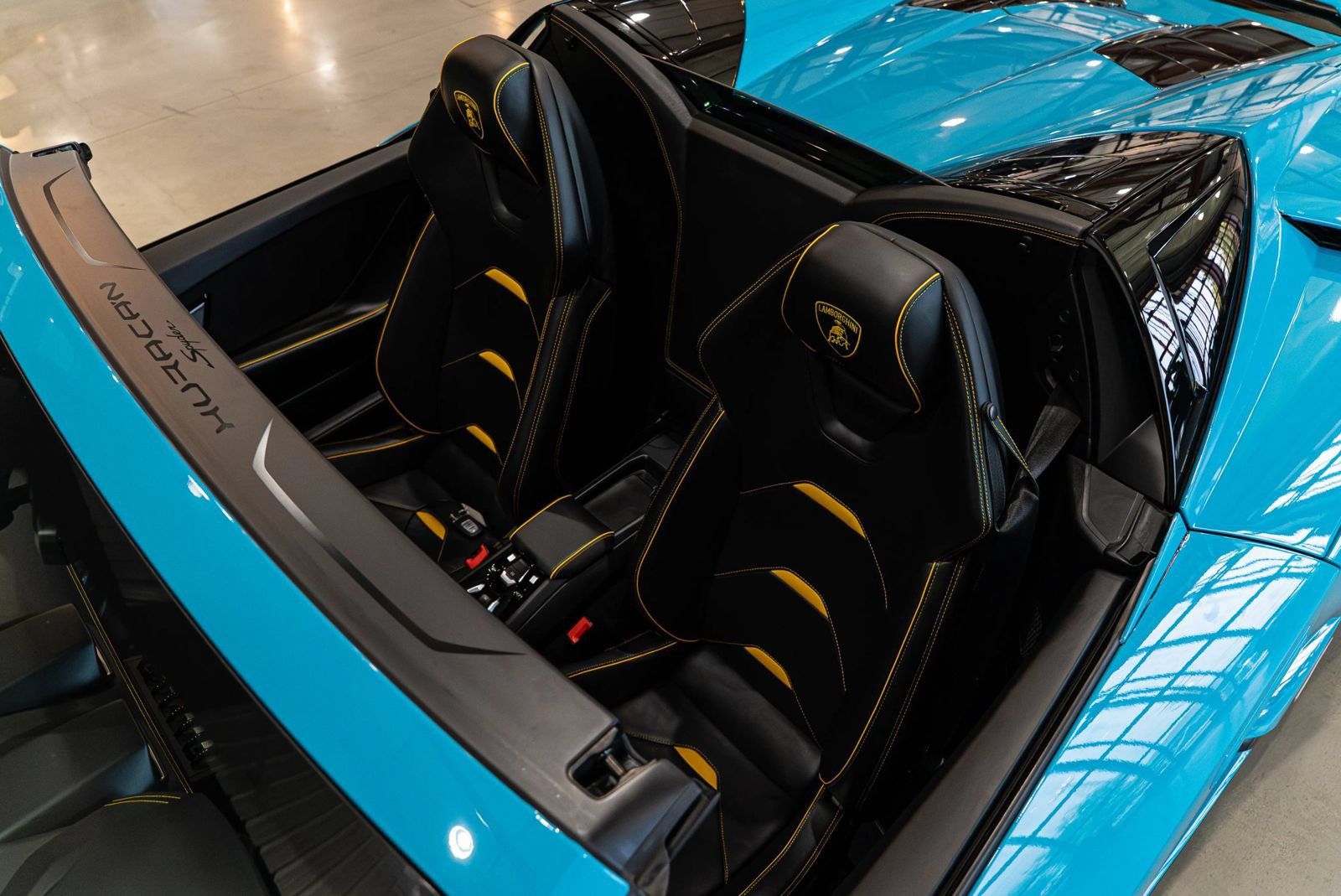 Used 2020 Lamborghini Huracan EVO AWD/4WD image 25